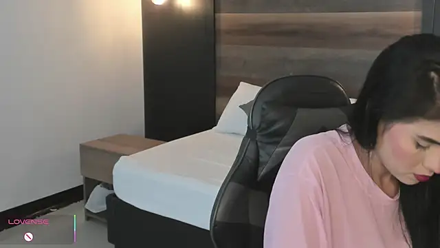 stephanya  online show from 03.11.26