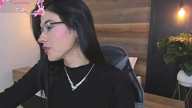 stephanya  online show from 05.06.26