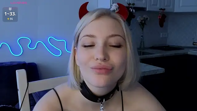 Snapshot of alexa_novak chatting on 12.28.24 alexa novak online show from 12.28.24