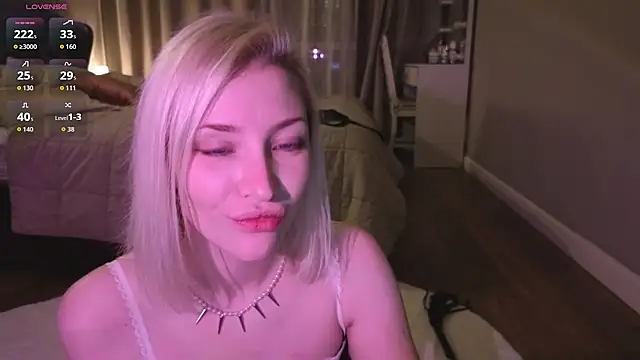 Snapshot of alexa_novak chatting on 09.30.25 alexa novak online show from 09.30.25