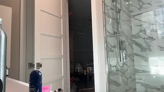 Snapshot of 69woodinson chatting on 03.25.26 69woodinson online show from 03.25.26