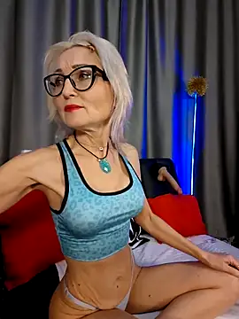 Snapshot of Milforja chatting on 11.22.25 Milforja online show from 11.22.25