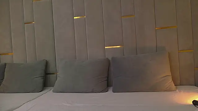 Ishtar Divine online show from 01.14.25