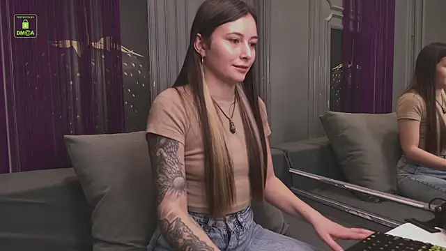 Ishtar Divine online show from 02.04.25