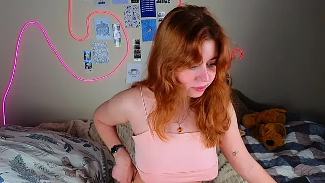 Snapshot of Penny_Staaar chatting on 02.12.25 Penny Staaar online show from 02.12.25