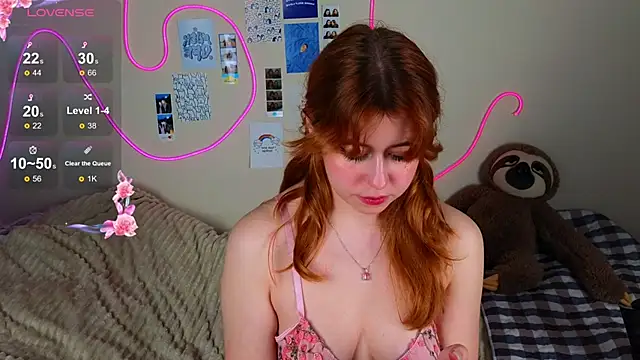 Snapshot of Penny_Staaar chatting on 02.27.25 Penny Staaar online show from 02.27.25