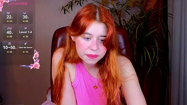 Snapshot of Penny_Staaar chatting on 09.16.25 Penny Staaar online show from 09.16.25