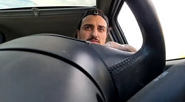 Snapshot of salvat22 chatting on 03.18.25 salvat22 online show from 03.18.25