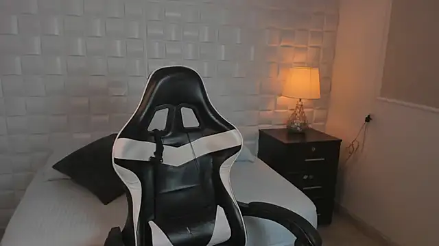 yaya23x online show from 03.08.25