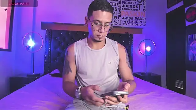 Snapshot of JoshMillerr_ chatting on 02.20.25 JoshMillerr online show from 02.20.25