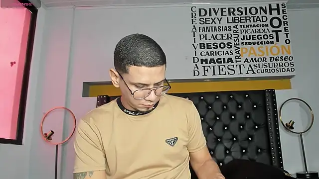 Snapshot of JoshMillerr_ chatting on 03.05.25 JoshMillerr online show from 03.05.25