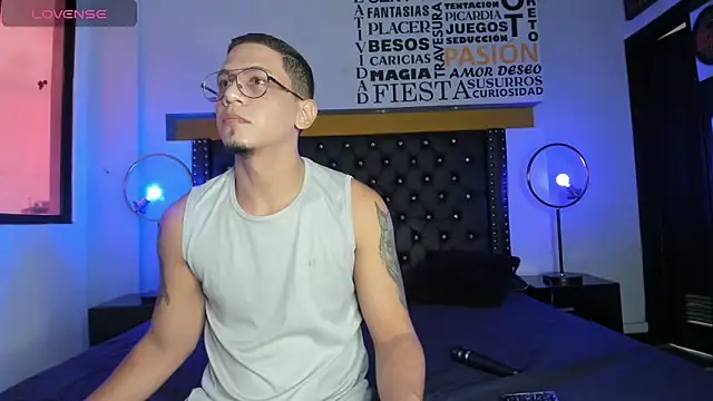 Snapshot of JoshMillerr_ chatting on 03.07.25 JoshMillerr online show from 03.07.25