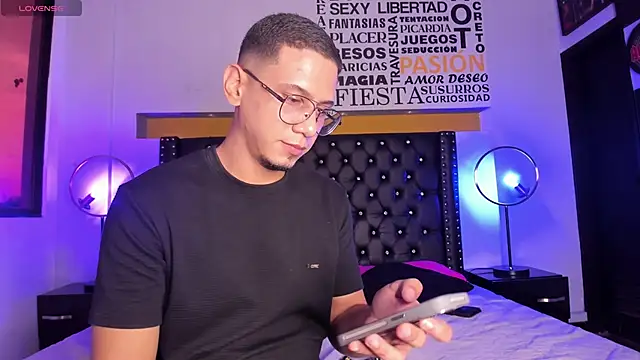 Snapshot of JoshMillerr_ chatting on 03.20.25 JoshMillerr online show from 03.20.25