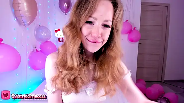 Snapshot of AstridHotty chatting on 10.15.25 AstridHotty online show from 10.15.25