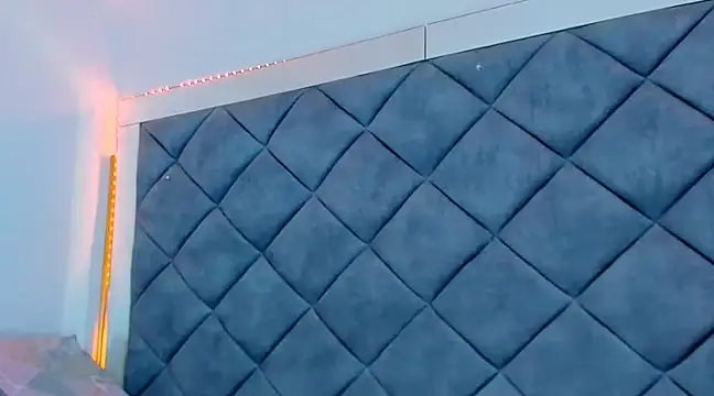 Nellyhills online show from 02.04.25