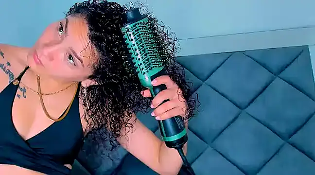 Nellyhills online show from 02.08.25