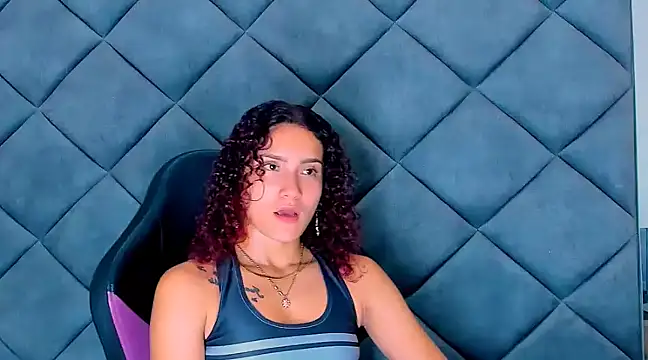 Nellyhills online show from 02.11.25