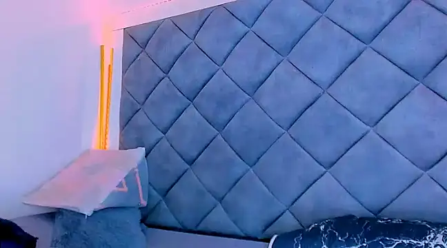 Nellyhills online show from 03.21.25