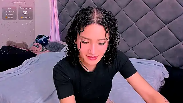 Nellyhills online show from 12.04.25