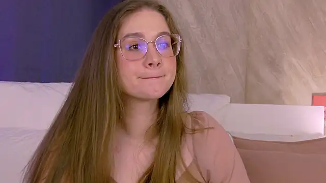 Snapshot of EllieHayes chatting on 06.22.26 EllieHayes online show from 06.22.26