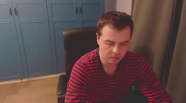 Snapshot of CuteMan33 chatting on 12.08.24 CuteMan33 online show from 12.08.24