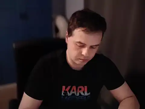 Snapshot of CuteMan33 chatting on 10.30.25 CuteMan33 online show from 10.30.25