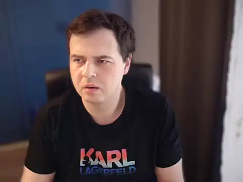 Snapshot of CuteMan33 chatting on 12.16.25 CuteMan33 online show from 12.16.25