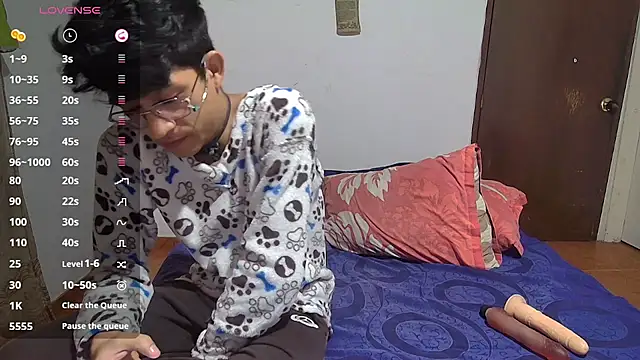 Snapshot of Sweet_c4mer0n chatting on 10.31.25 Sweet c4mer0n online show from 10.31.25