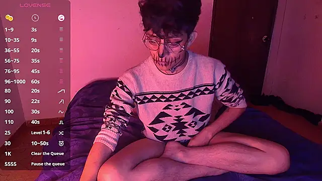 Snapshot of Sweet_c4mer0n chatting on 11.01.25 Sweet c4mer0n online show from 11.01.25