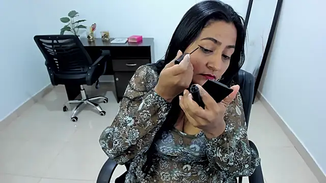 Snapshot of Adele_Sweett chatting on 02.20.25 Adele Sweett online show from 02.20.25