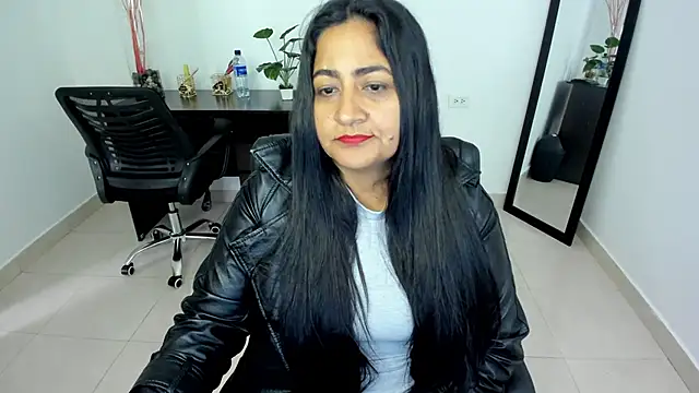 Snapshot of Adele_Sweett chatting on 02.26.25 Adele Sweett online show from 02.26.25