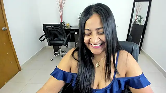 Snapshot of Adele_Sweett chatting on 03.10.25 Adele Sweett online show from 03.10.25