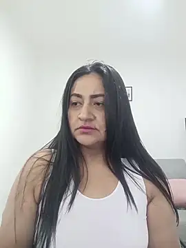 Snapshot of Adele_Sweett chatting on 11.19.25 Adele Sweett online show from 11.19.25