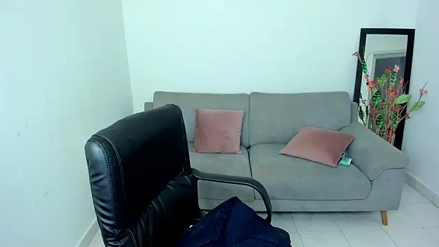 Snapshot of Adele_Sweett chatting on 11.26.25 Adele Sweett online show from 11.26.25