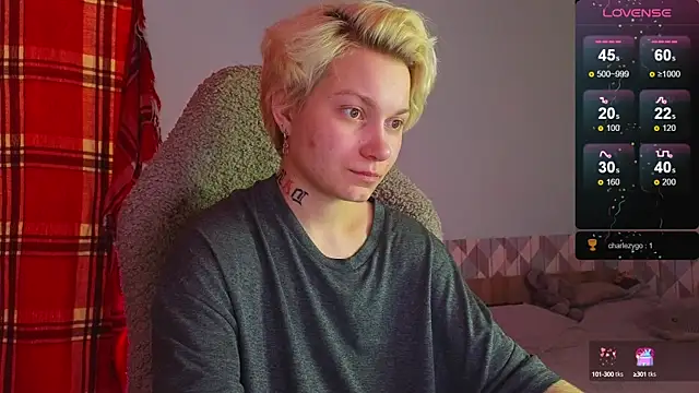 esajukyy online show from 02.04.25