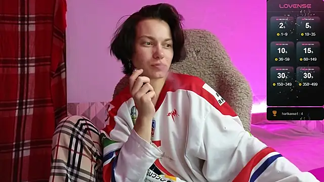 esajukyy online show from 09.10.25