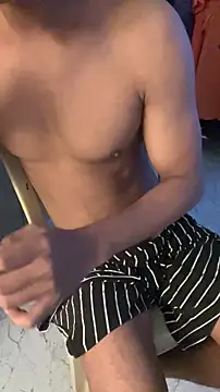 Snapshot of nick__yy chatting on 10.28.25 nick yy online show from 10.28.25