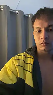 Snapshot of nick__yy chatting on 12.18.25 nick yy online show from 12.18.25