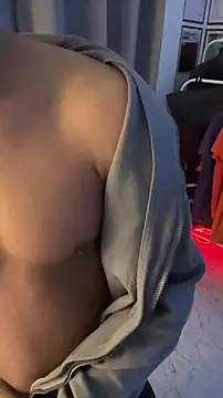 Snapshot of nick__yy chatting on 12.19.25 nick yy online show from 12.19.25