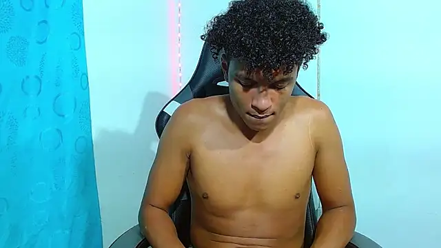 Snapshot of Black_Diamon_ chatting on 02.06.25 Black Diamon online show from 02.06.25