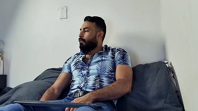 Snapshot of BEN_BLAZE chatting on 03.04.25 BEN BLAZE online show from 03.04.25