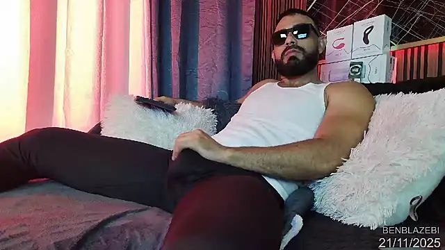 Snapshot of BEN_BLAZE chatting on 11.21.25 BEN BLAZE online show from 11.21.25