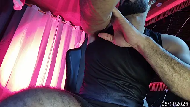 Snapshot of BEN_BLAZE chatting on 11.26.25 BEN BLAZE online show from 11.26.25