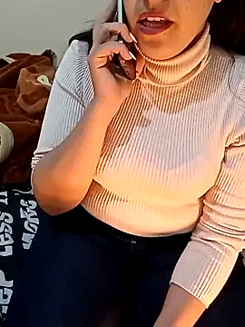 Snapshot of ShadiaStar chatting on 01.16.25 ShadiaStar online show from 01.16.25