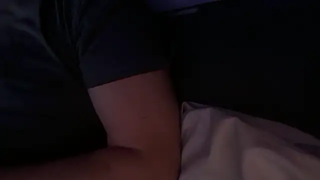 Snapshot of houy111111 chatting on 11.19.25 houy111111 online show from 11.19.25