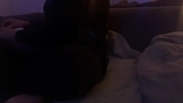 Snapshot of houy111111 chatting on 12.02.25 houy111111 online show from 12.02.25