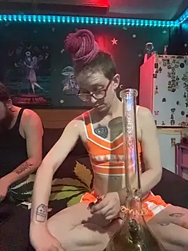 Snapshot of Stonermama666420 chatting on 03.29.26 Stonermama666420 online show from 03.29.26