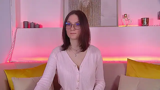 Snapshot of VictoriaArdern chatting on 02.01.25 VictoriaArdern online show from 02.01.25