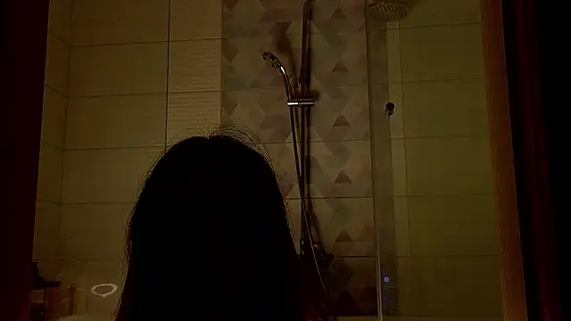 MissFreyaX online show from 01.14.25