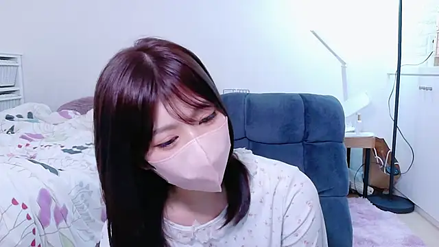 Snapshot of Runarunapi chatting on 09.20.25 Runarunapi online show from 09.20.25